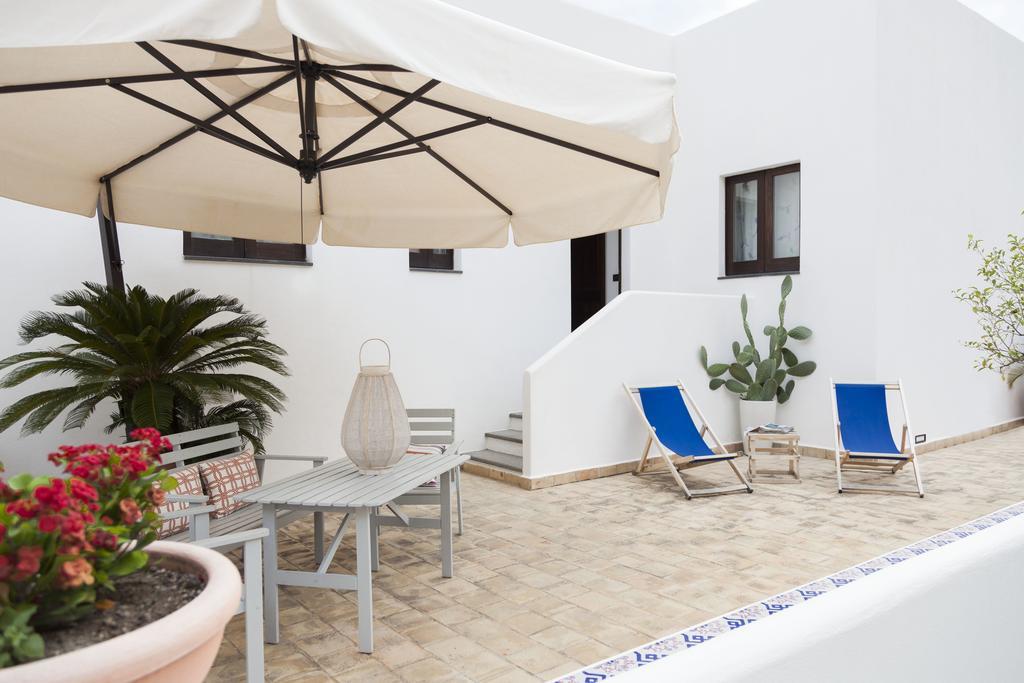 Hotel Mercanti Di Mare Santa Marina Salina Bagian luar foto